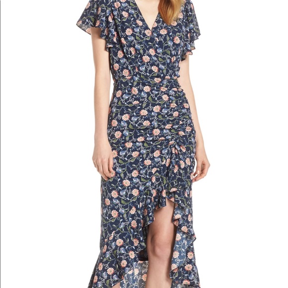 Chelsea28 Dresses & Skirts - Side Rouch Floral Dress